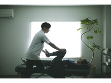 プライベート整体院 アイリー(IRiE)/施術風景◎腰～股関節～太もも