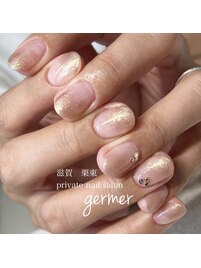 控えめなラメでグラデーション！