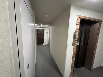 ヴェール(VERT)/エレベーターを出てすぐ右手