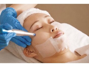 ボーテヌール(Beaute Nheur)の写真/洗顔で取れない小鼻の汚れを取るケアで、憧れの滑らかな毛穴レス肌に導きます♪