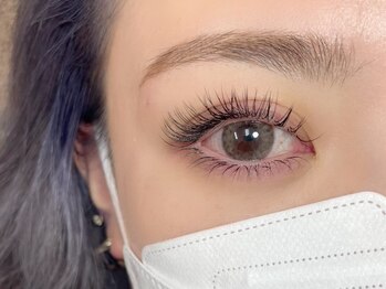 シシュ アイラッシュ 梅田店(SyiSyu eyelash)の写真/エクステ史上最高の軽さ&持続力のフラットラッシュ!モチの良さで口コミでも高評価の技術力☆