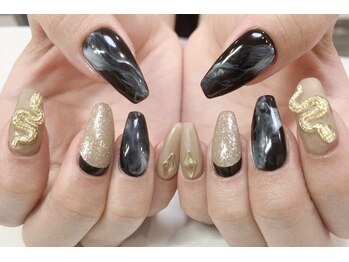 ミナミネイル(MINAMI NAIL)/ブラック×蛇