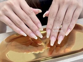 長さ出し　フレンチネイル