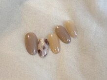 ネイルズ ララ(nails Lala)/ホワイトべっ甲。