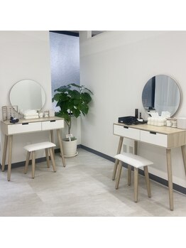 ウタリマツゲ(utari matsuge)/メイクブース