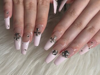 リノリー 仙台駅西口店(rinory)の写真/【ジェルチップ長さ出し+ワンカラー¥9,500】ストーン・パーツ乗せ放題あり!オリジナルネイルが叶う◎