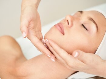 エビアス(Evias)の写真/＼変化を速攻で実感／お悩みに合ったエイジングケアで若々しい見た目へ♪結果重視のシミ,シワ,たるみケア★