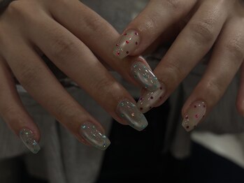 kaede担当　ドットネイル