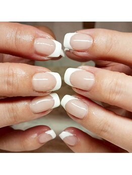 フレンチネイル 4380円