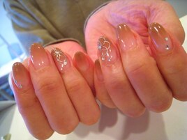 大人にも可愛いお花Nail