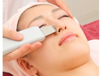 フルリールの写真/【毛穴デトックス:水光毛穴ケア】 毛穴超音波ピーリング+高濃度ビタミン導入 15950円→9900円