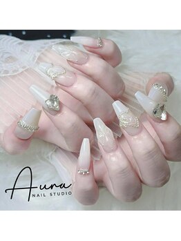 オーラネイル(Aura Nail)/ちゅるん白グラデ