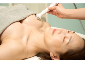 美人バスト 浜松店/栄養成分導入で垂れボリュームUP