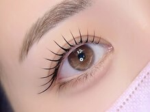 瞼の厚みや骨格をしっかり見てお客様に合ったまつ毛をご提案！