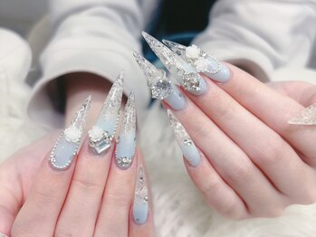 Mochi Mochi Nail Salon【長さだし/スカルプ/持ち込み/つけ放題/マグネット】の写真/歴の長いベテランスタッフが担当！トップクラスの持ちの良さと、自爪に優しいフィルイン技術を提供♪
