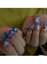 モアネイルズ(MORE-NAILS)/フレンチ×ラメベース×パーツ