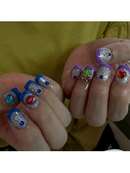 モアネイルズ(MORE-NAILS)/フレンチ×ラメベース×パーツ