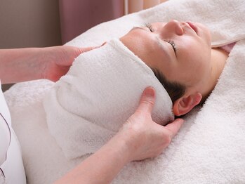 メナードフェイシャルサロン 春日町店/