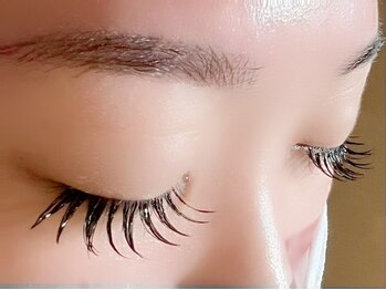 ルエマ(Lu ema)の写真/圧倒的持続力！バインドロック¥5900～/まつげパーマ¥3300/通いやすい価格設定とモチが◎