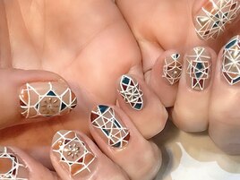 6.幾何学ネイル