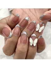 グリーディ(greedy)/ガラスフレンチ×蝶々