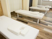 かなれ整骨院の雰囲気（姿勢矯正/骨盤の歪みリセット！首肩こりにも◎）