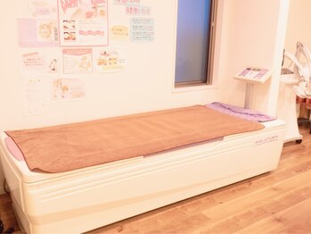 さかもと接骨院/ウォーターベッド型マッサージ機