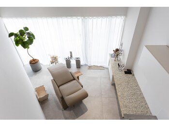 クーイー まえばしガレリア店(cooey.)/日常を脱ぎ捨てる隠れ家。