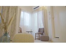 やわたまの雰囲気(自然光の差し込む心地良い空間でリラックスしてカウンセリング)