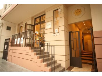 フットブルー横濱元町店外観