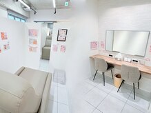 エサージュ 北千住店の雰囲気（全席半個室/リクライニングチェア/メイク直し可/コンセント利用）
