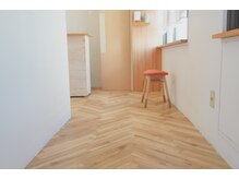 スーコ アイビューティー(suco)の雰囲気(*wood ×kinari の温かみのある半個室プライベート空間。)