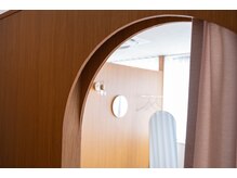 リリーフポート フェミナ鍼灸整体院 大濠公園店/施術室 入り口【赤坂大濠公園】