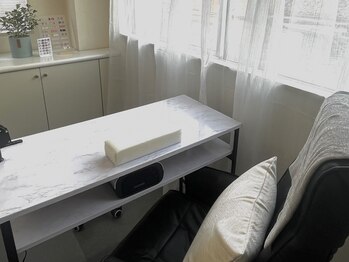 ルームサンゴーハチ 北千住店(room358)の写真/【北千住駅近】ネイルデビュー大歓迎！丁寧なケア＆寄り添うカウンセリングで、理想以上の指先を叶えます♪