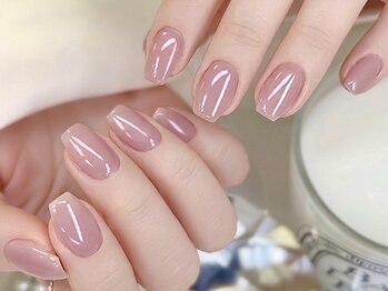 ミオレ(MIORE)の写真/ナチュラルだけどシンプルすぎない可愛さ◎オフィスネイルにもおすすめ!