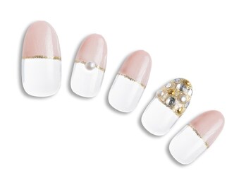 プラスネイル 銀座中央通り店(PLUS NAIL)/【454】フレンチ×パーツ¥6,589