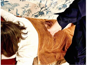 十六夜マッサージ/[全身マッサージ]経穴マッサージ