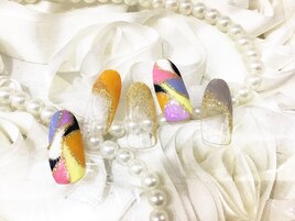 【春】カラフルプッチ柄ネイル