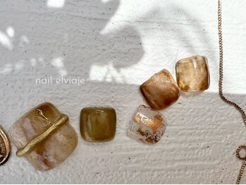 ネイルエルビアジェ(nail el viaje)の写真/足元からお洒落を楽しむ大人のフットネイル。夏のサンダルの季節も、ふとした瞬間も可愛く彩るお足元に♪
