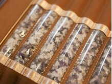 ミナ(MINA)の雰囲気（【宝石岩盤の正体】ブラックトルマリンとアメジストです！）