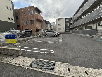 ヒトヘヤ 松江店/駐車場は白いポールの3番です
