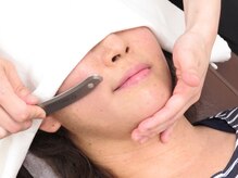 丸の内接骨院グループ 銀座リリース整体院/◆施術風景【顔まわり】