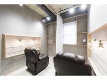アース コアフュールボーテ 川越店(EARTH coiffure beaute)の雰囲気（ヘアサロン併設ビューティサロンでごゆっくりお過ごしください）