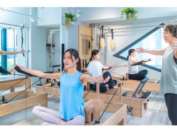 ポノ アオヤマ 青山 外苑前(Pono Aoyama)/グループレッスンの様子