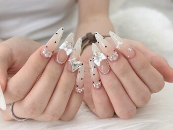 ビジューネイル(bijou nail)/