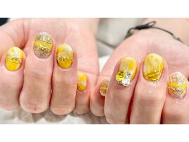 イエローマーブルネイル