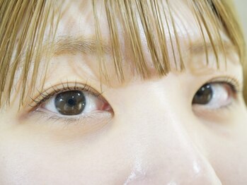 オブヘア ジユウガオカ(of HAIR jiyugaoka)の写真/ナチュラルな上向きカールで印象もアップ!朝のメイク時間の短縮にも☆まつ毛パーマはof HAIR jiyugaokaで!