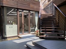 スパネイル アンド オクリ 表参道店