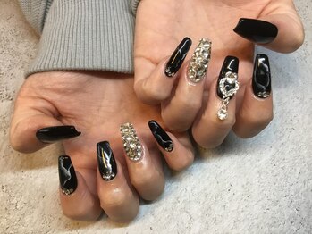 ラウト デコレーションアンドネイルサロン(Lauto Decoration&Nail Salon)/ブラック天然石スカルプネイル