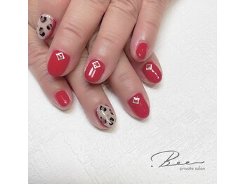 ドットビー(.Bee)/パキッとヒョウ柄ネイル